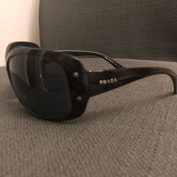 PRADA sunglasses - Picture 2 of 8